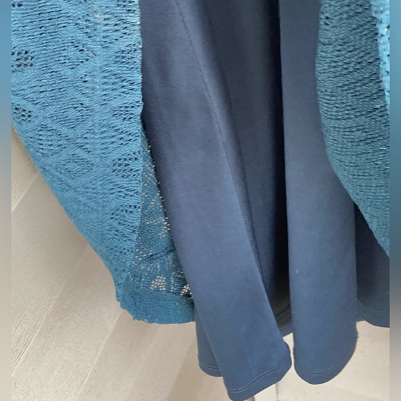 Teal blue dress with lace overlay and 3/4 puff sleeves - Picture 3 of 8